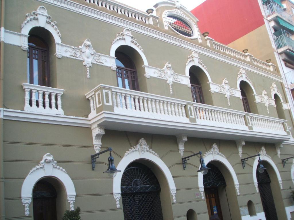 Pensión Mitre Paterna